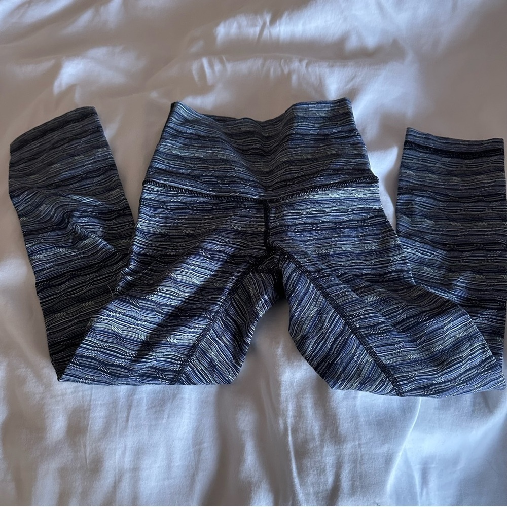 Blue Patterned Lululemon Cropped Leggings